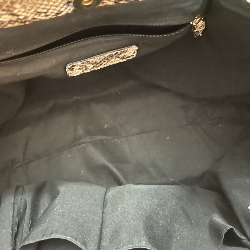 Large Handbag - Picture 2 of 6